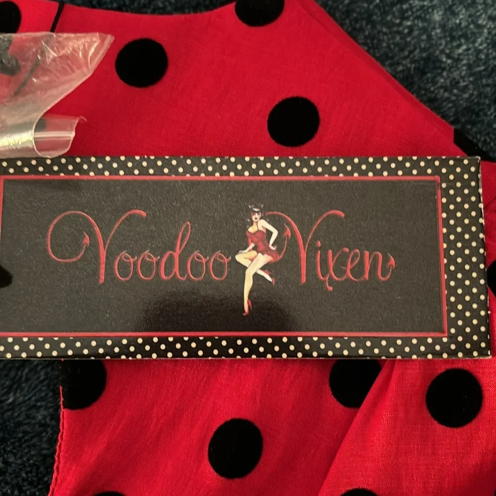 Red with black polka dots short sleeves with heart buttons dress. NWT sm woman’s - Picture 6 of 11